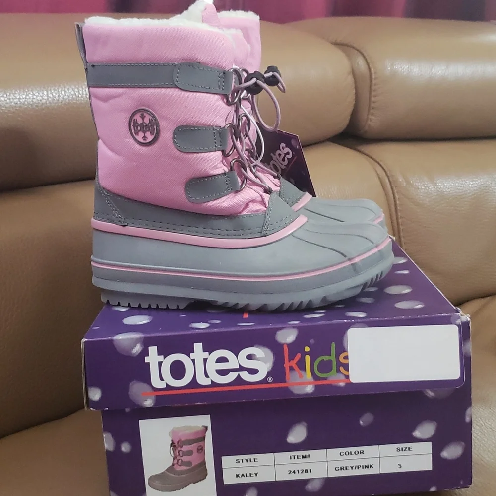 Totes Kids- very warm boots in gray/pink